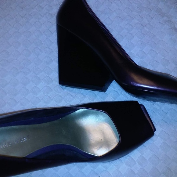 Nine West Wedge Leather Peep Toes, sz 8 - Picture 2 of 8